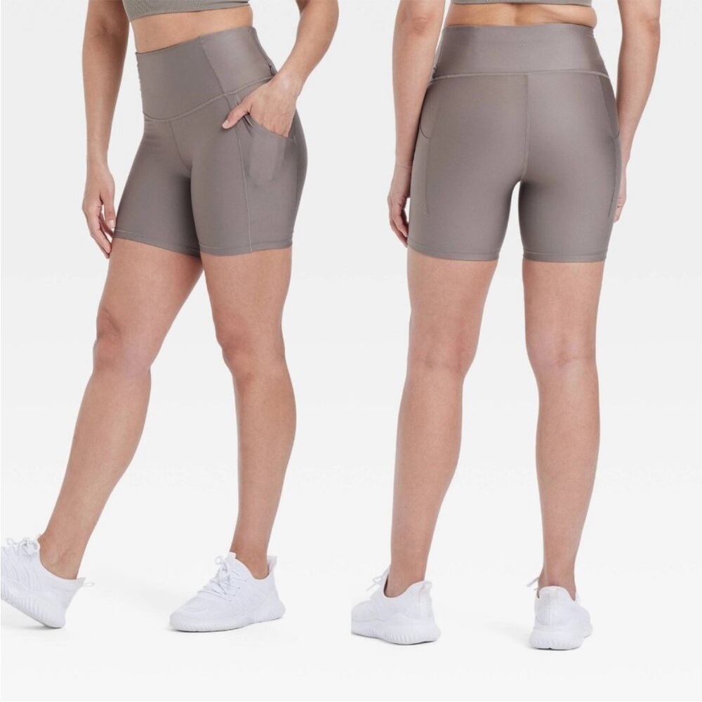 All in Motion - Effortless Support High-Rise Pocketed Bike Shorts 6" - Taupe